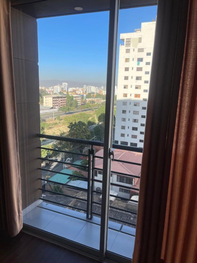 Apartamento garzonier céntrico en plena muyurina Cochabamba Exterior foto